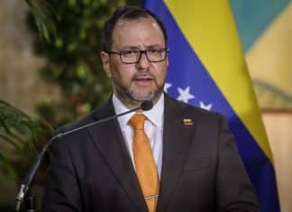 Venezuela exige investigar ataques a sus sedes diplomáticas Canciller de Venezuela denuncia ataques y exige protección a sus sedes diplomáticas.