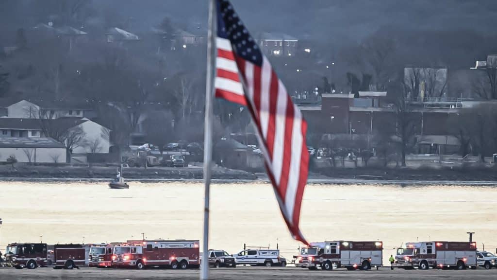 Líderes de distintas naciones extendieron sus condolencias a los familiares de la víctima del accidente aéreo.