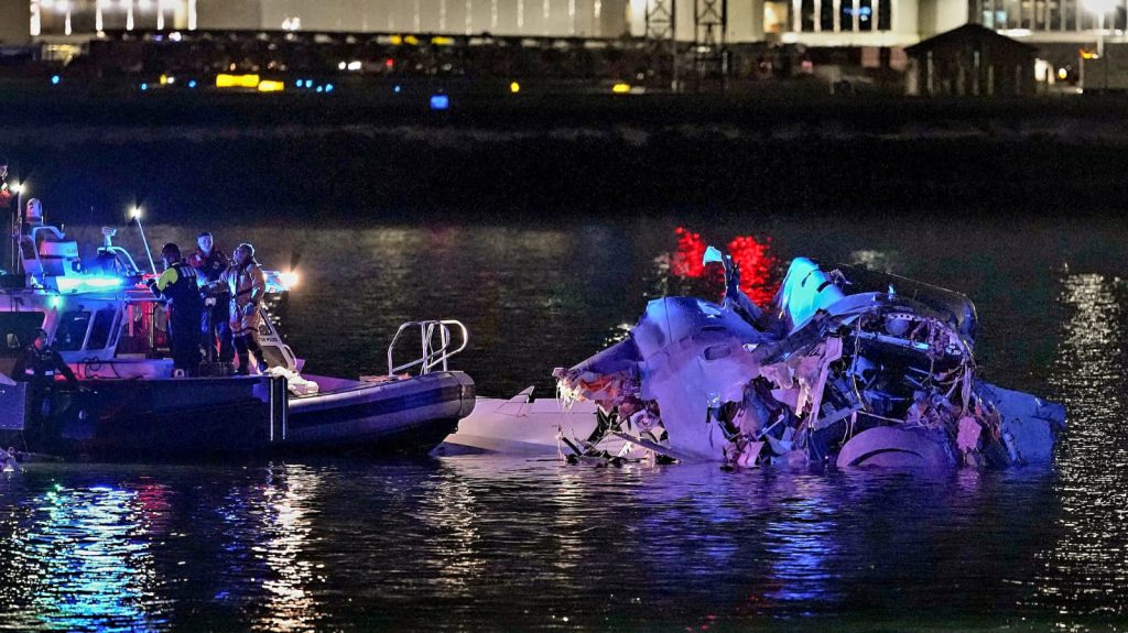 El presidente Trump y el secretario de Transporte afirman que la tragedia podría haberse evitado.