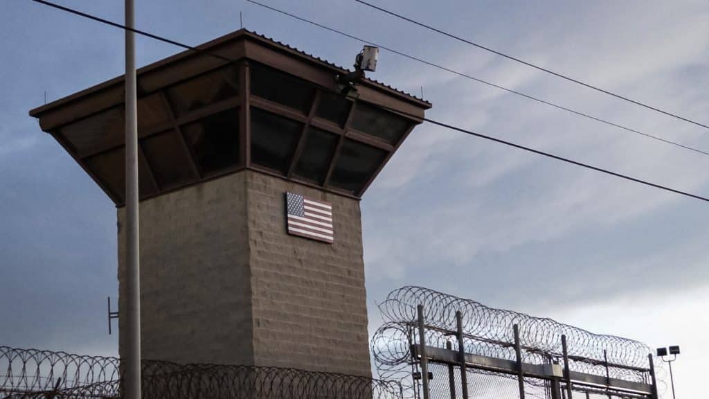 México criticó la medida anunciada por el gobierno de Donald Trump, sobre enviar a migrantes a las cárceles de Guantánamo.