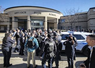 Un estudiante muere durante un tiroteo, en colegio de Nashville, EEUU