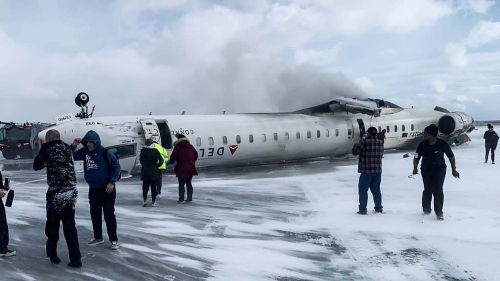 El avión operado por Delta Airlines llevaba a bordo 80 pasajeros.