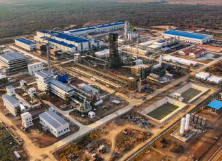 Bolivia industrializa su producción de hierro Reserva del Mutún en Santa Cruz, Bolivia, producirá acero corrugado hierro y alambrón, para el consumo nacional.