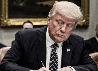 Donald Trump impone aranceles contra México, Canadá y China Trump declara una guerra comercial a México, Canadá y China.