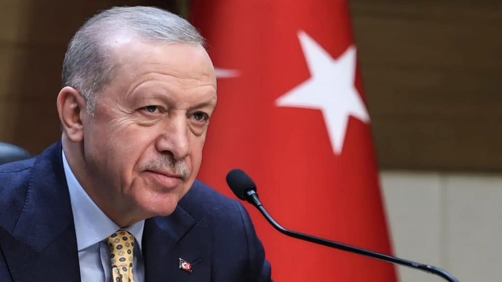 Reccep Tayyip Erdogan subrayó que nadie puede expulsar a los gazatíes de su tierra y exclamó que la Franja de Gaza les pertenece.