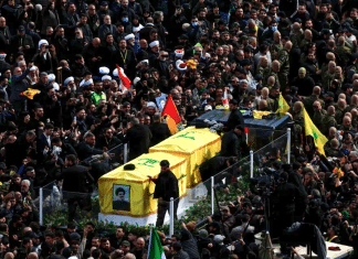 Funeral de Hassan Nasrallah reúne a decenas de miles en Líbano Mientras se desarrolla la ceremonia fúnebre de Hassan Nasrallah y su sucesor, Israel lanza ataques al sur de Líbano.