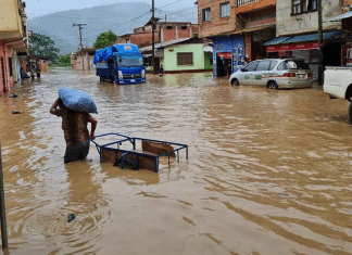 Intensas lluvias dejan 27 fallecidos en Bolivia Casi 30 mil familias afectadas por lluvias e inundaciones en Bolivia.