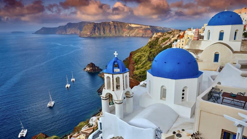 Evacuaciones masivas ante el riesgo de deslizamientos en Santorini.