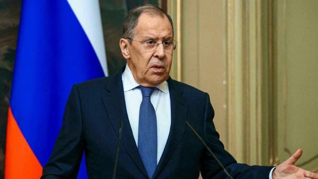 Lavrov llama a garantizar seguridad global equitativa en el G20