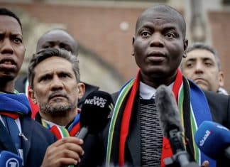 Sudáfrica desafía a Trump y mantiene demanda contra Israel en la CIJ Sudáfrica persiste en su demanda contra Israel en La Haya, desafiando a Donald Trump.