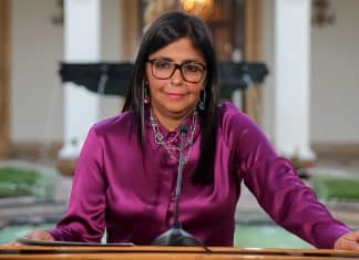 Venezuela reitera defensa de la soberanía sobre la Guayana Esequiba Venezuela acusa a la oposición de traición por ceder la Guyana Esequiba a intereses extranjeros.