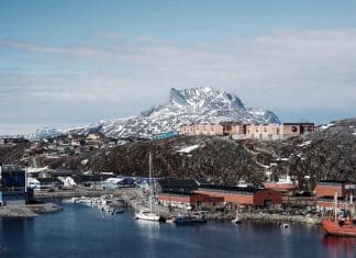 Donald Trump asegura que poseerá Groenlandia Vicepresidente J.D. Vance visita Groenlandia y cuestiona a Dinamarca por su gestión en la isla.