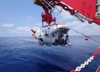 El sumergible Jiaolong de China establece nuevo récord en inmersión El submarino Jiaolong logró un record en su primera inmersión de prueba.