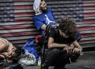 Informe: 86,4% de traficantes detenidos por fentanilo son ciudadanos de EEUU Detenidos por tráfico de fentanilo en la frontera con México, son originarios de EEUU en un 86,4%, según la Comisión de Sentencias.