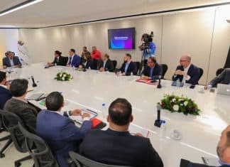 Nicolás Maduro: Venezuela tiene abierta sus puertas a inversionistas internacionales Venezuela destaca su disposición a recibir inversionistas en el país para la producción vinculada a los hidrocarburos.