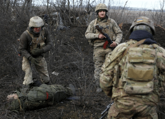 Rusia advierte que el tiempo para la rendición de las tropas ucranianas se agota El Kremlin indicó que en caso que se rindan las tropas ucranianas se les garantizará la vida.