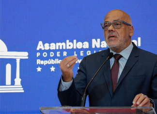 Venezuela condena envío de migrantes desde EEUU a El Salvador Las personas fueron falsamente acusadas de formar parte de la banda conocida como Tren de Aragua, aseguran familiares de los venezolanos.