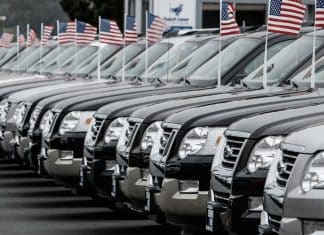 Trump impone nuevo arancel a vehículos fabricados fuera de EEUU EEUU anunció la nueva imposición arancelaria del 25%, en contra de todos los autos fabricados fuera del territorio estadounidense.