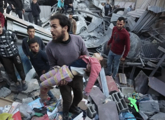 Alrededor de 100 niños mueren a diario por ataques de Israel en Gaza El regreso de los bombardeos en Gaza causa tragedia infantil, con 100 niños asesinados a diario.