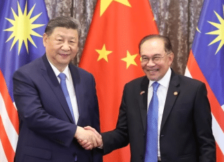 China y Malasia piden alto al fuego en Gaza y rechazan el desplazamiento de palestinos China y Malasia se unen por los derechos de civiles palestinos y exigen alto al fuego.