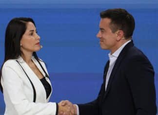 Ecuador celebra segunda vuelta presidencial entre Daniel Noboa y Luisa González Los recintos electorales abrieron este domingo para una jornada clave que definirá el futuro político del país andino.