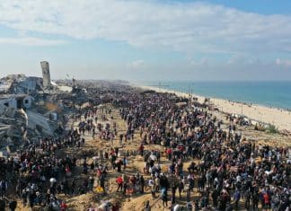 ONU advierte sobre 400.000 desplazados en Gaza La ONU denuncia violaciones a los desplazados en Gaza y solicita ayuda inmediata para salvar a palestinos.