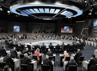 OTAN: No debemos preocuparnos por salida de EEUU de la Alianza Mark Rutte se refiere sobre salida de EE.UU. de la OTAN.