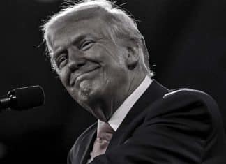 Trump asegura que distintos países “besan su trasero” por un acuerdo de aranceles Donald Trump declara que países se encuentran desesperados por un acuerdo de aranceles equitativo.