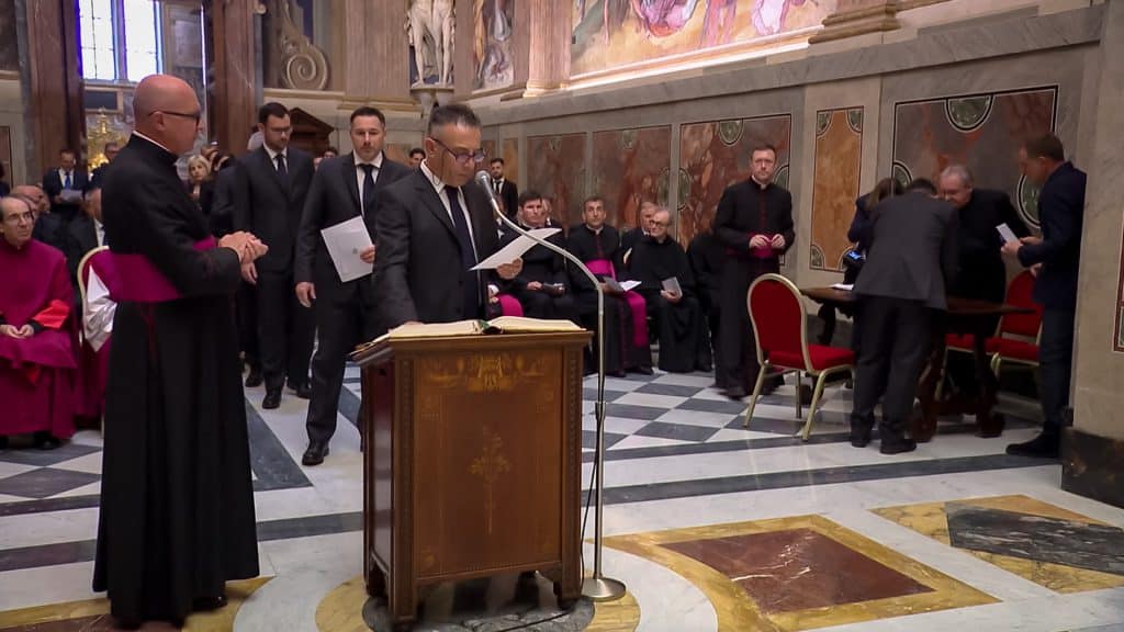 Vaticano activa el cónclave, la ceremonia secreta para elegir al Papa número 267
