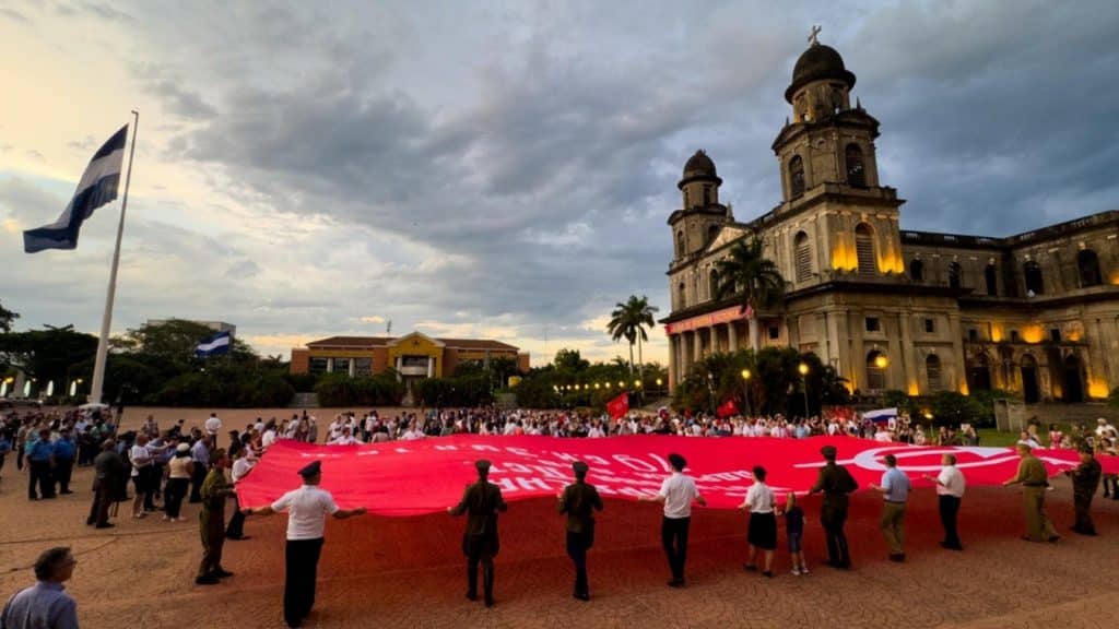 Durante un emotivo homenaje, Nicaragua conmemoró el triunfo del Ejército Rojo sobre la Alemania nazi
