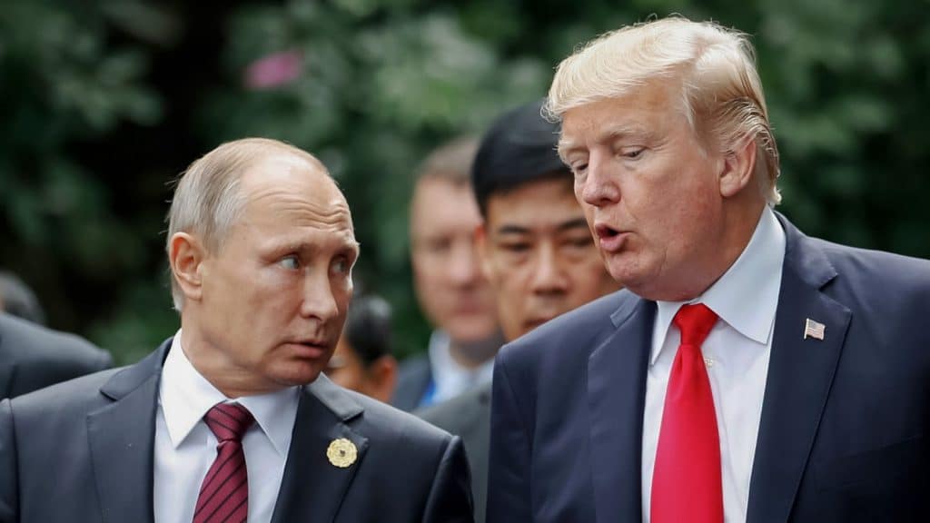 Presidentes de Rusia y EEUU sostienen tercera conversación telefónica tras una serie de negociaciones diplomáticas entre ambas naciones
