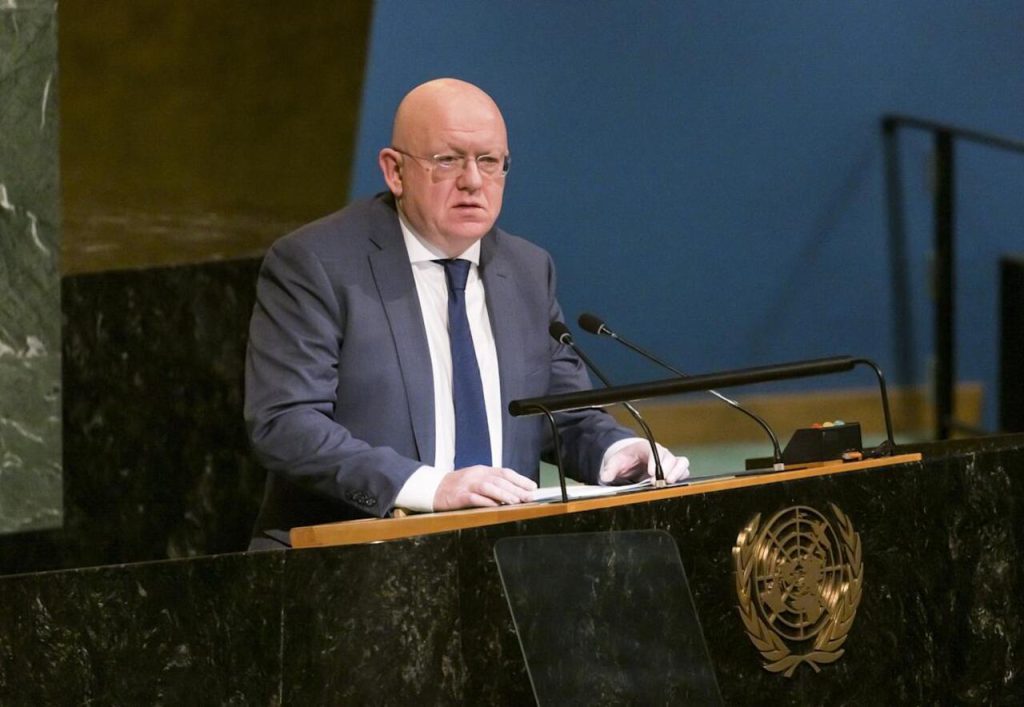 Rusia acusa a naciones europeas de avalar agresiones nucleares contra Irán.