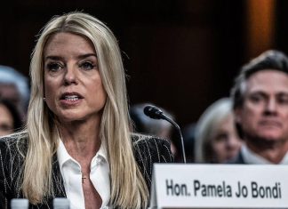 EEUU incluye a México a su lista de adversarios extranjeros EEUU anexa a México en la lista de enemigos, junto a Irán y Rusia.