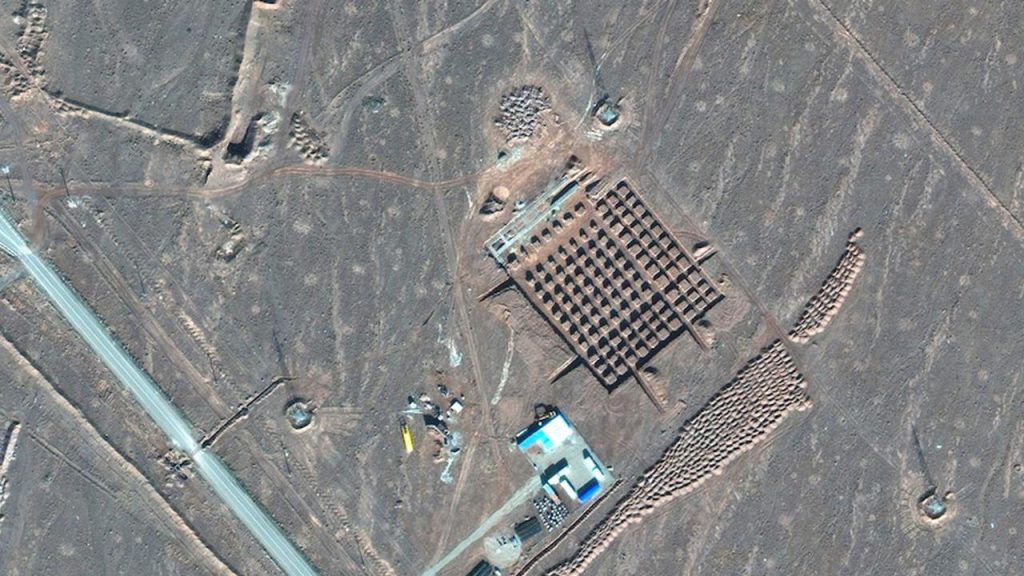 Israel ataca nuevamente a Irán sobre dos puntos del complejo de Fordo, una infraestructura nuclear. 