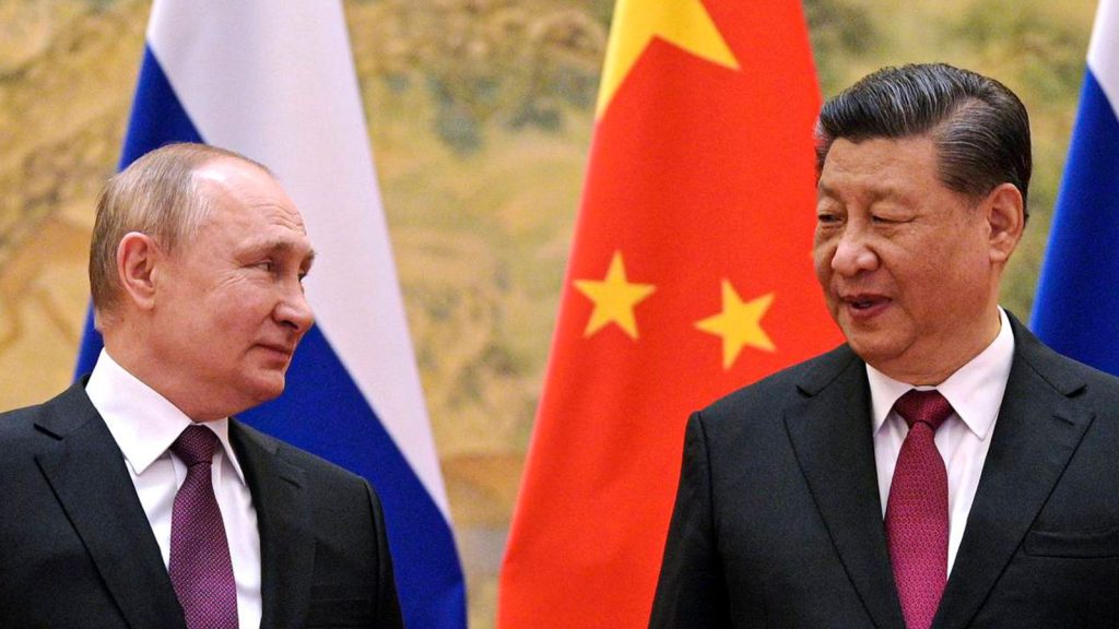Presidentes de Rusia y China abordan situación internacional y cumbre del G7