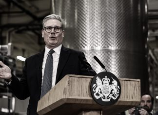 Reino Unido se prepara ante una posible guerra Reino Unido adopta postura de “OTAN primero”.