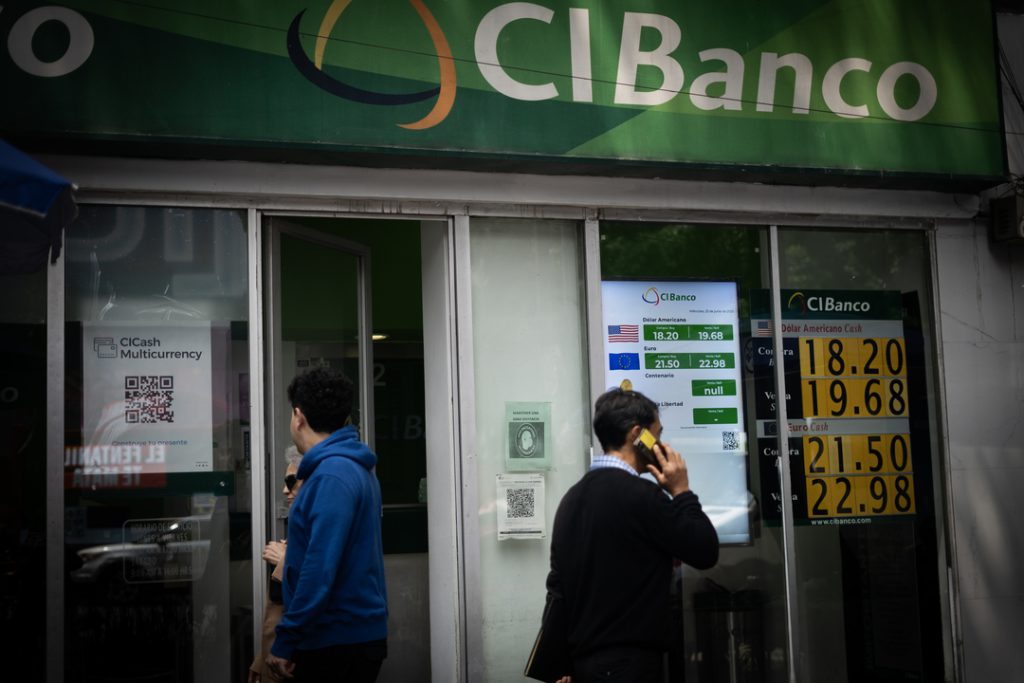 EEUU acusa a tres bancos mexicanos de lavar dinero para cárteles del narcotráfico