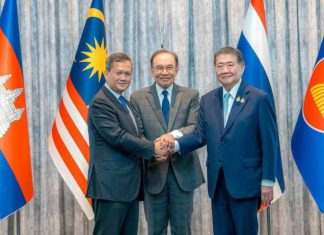 Camboya y Tailandia acuerdan un alto al fuego Primeros ministros de Tailandia y Camboya acuerdan alto al fuego en Malasia