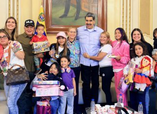 Venezuela repatria a 7 niños que estuvieron retenidos en EEUU Caracas exige acción internacional contra la política migratoria de EEUU