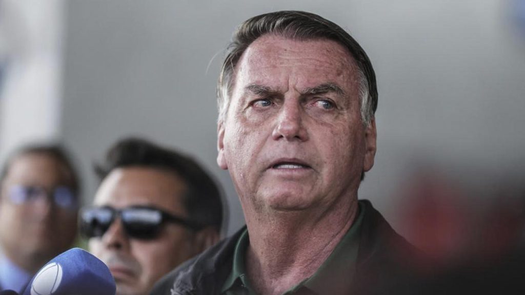 Brasil impone severas restricciones a Bolsonaro por intento de golpe