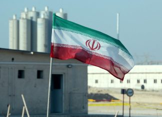 Irán rechaza participación europea en futuras conversaciones nucleares Teherán acusa a Bruselas de ignorar el derecho al uso pacífico de la energía nuclear.