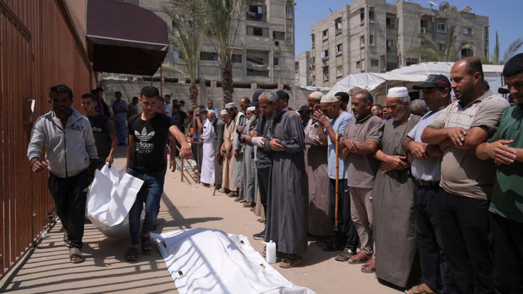 Suben a 877 los palestinos asesinados en centros de ayuda humanitaria