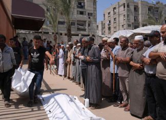 Israel asesina a civiles palestinos que buscaban comida Suben a 877 los palestinos asesinados en centros de ayuda humanitaria