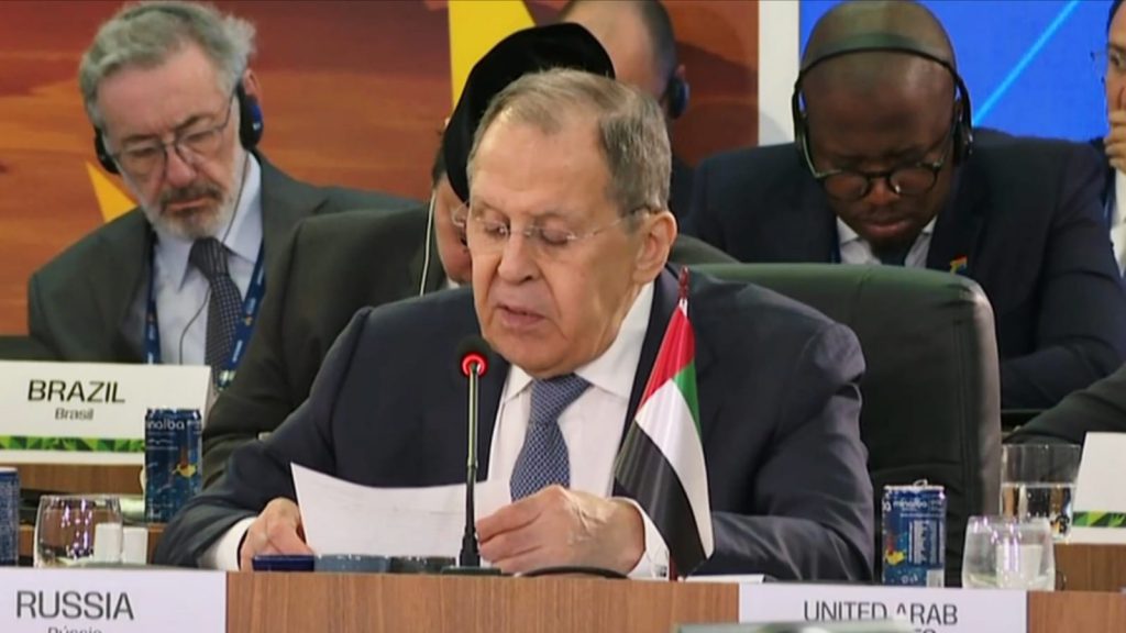 Lavrov Denunció el uso del dólar como arma de presión y el endeudamiento como mecanismo de control sobre países en desarrollo