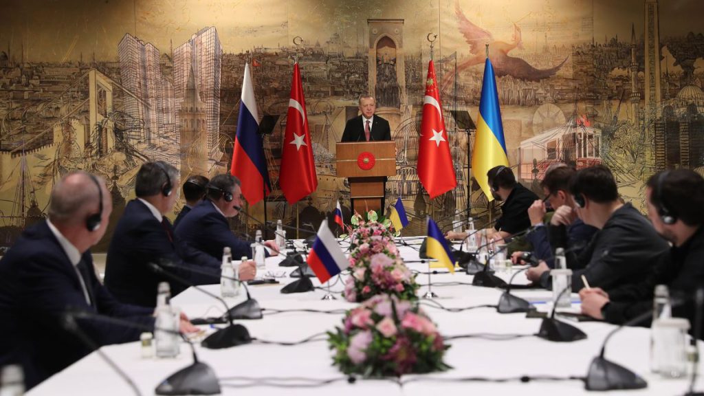 Turquía acoge tercera ronda de conversaciones entre Rusia y Ucrania