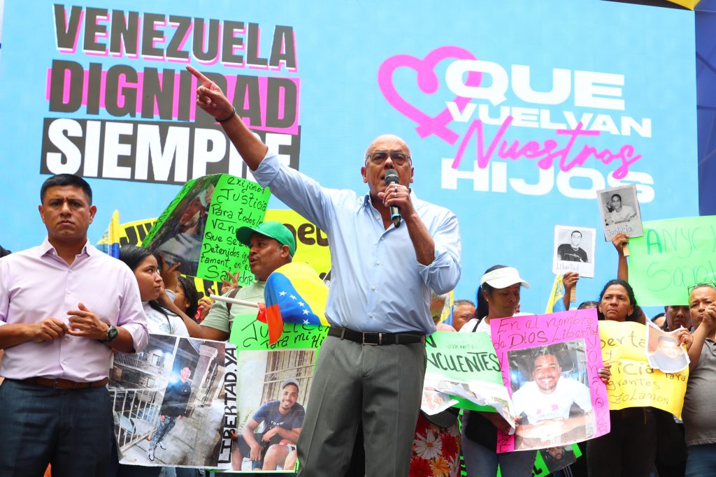 Presidente de la Asamblea Nacional de Venezuela, Jorge Rodríguez, denuncia secuestro de niños migrantes venezolanos en EEUU