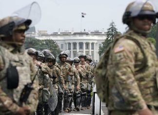 Trump ordena despliegue de Guardia Nacional en Washington Trump despliega la Guardia Nacional en Washington y amenaza con asumir el control de la Policía Metropolitana