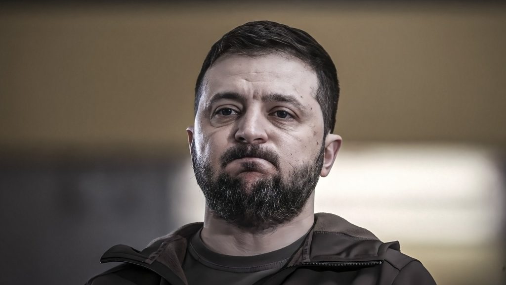 Agrupación de Zelenski acusada de transferir millones de dólares a cuentas en Oriente Medio
