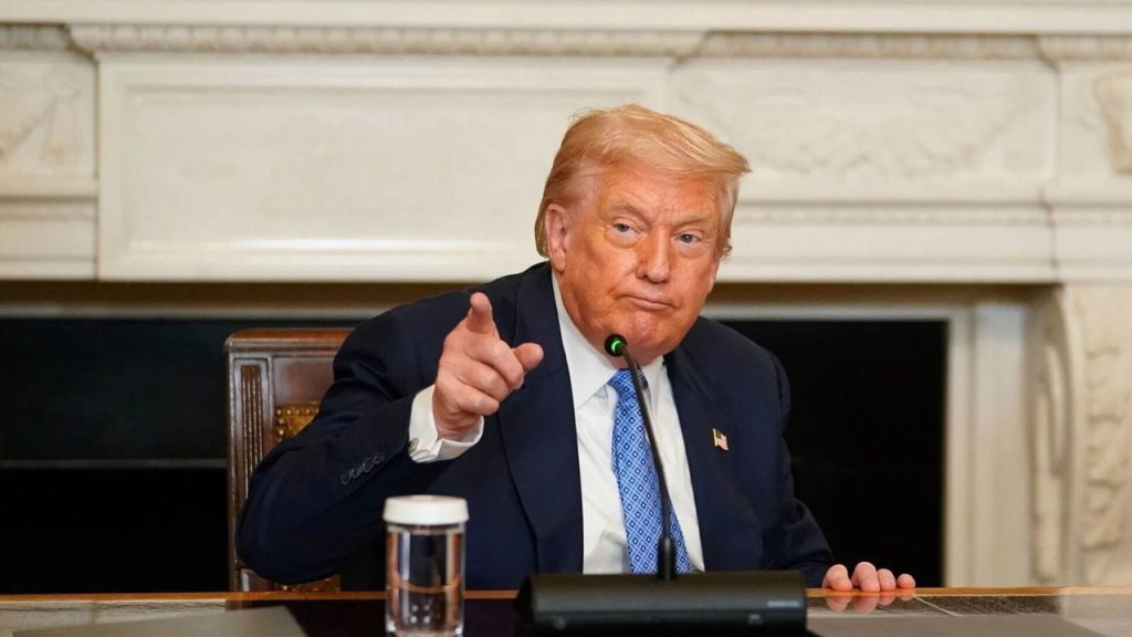 Trump descarta envío de tropas estadounidenses a Ucrania bajo su gobierno. 