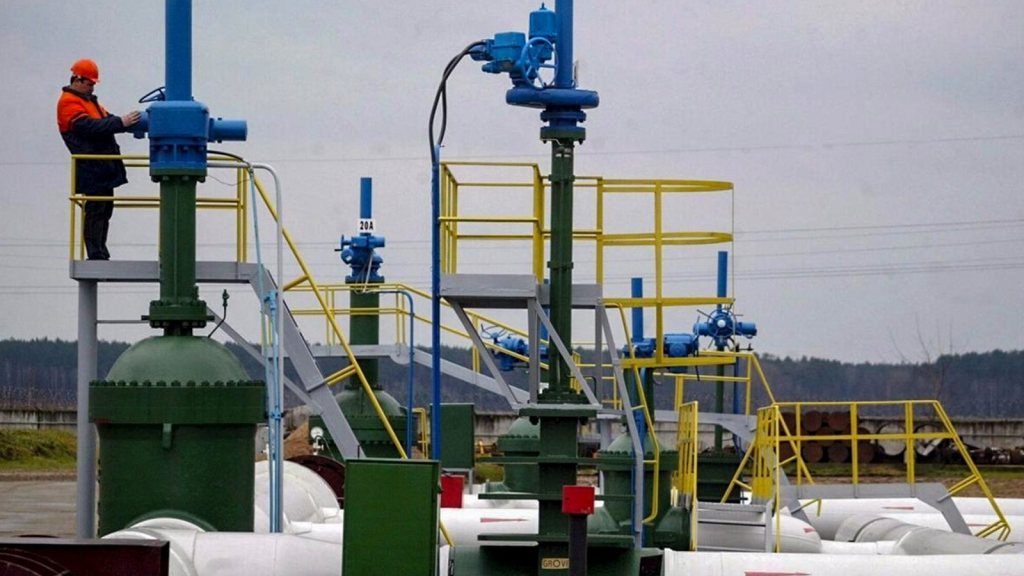 Slovnaft, la refinería eslovaca, cubre el 10 % del consumo de diésel de Ucrania. 
